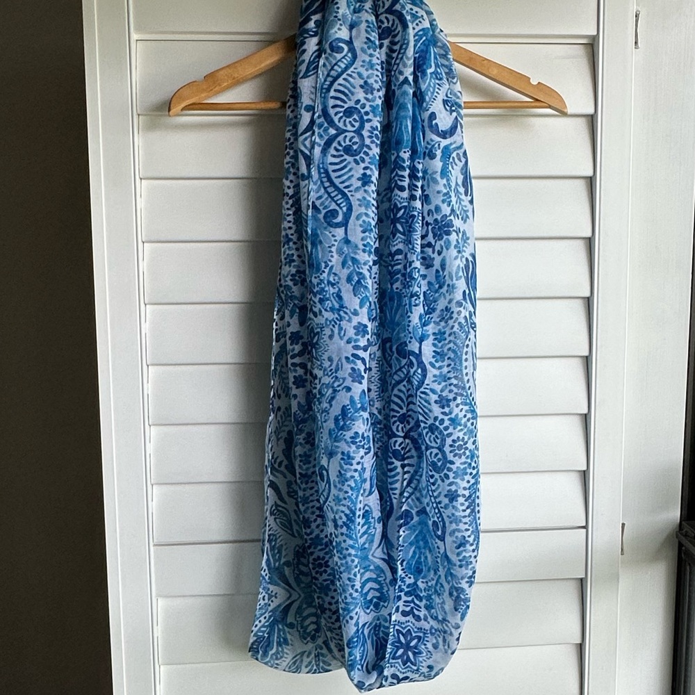 Blue Patterned Infinity Scarf - Picture 4 of 6